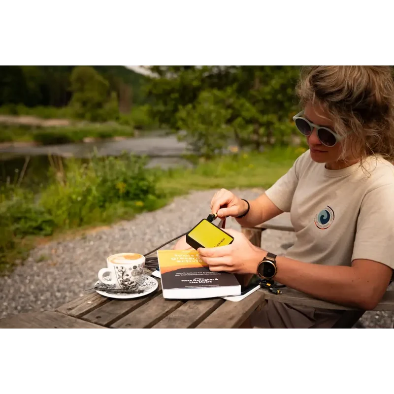 WakaWaka Power 20