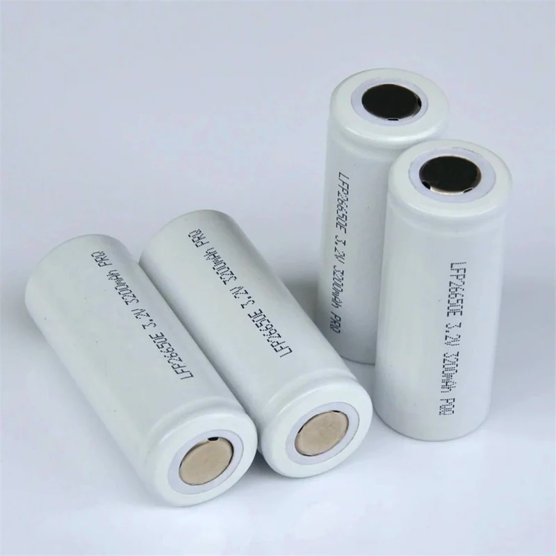 4 Stück 3,2 V 26650 wiederaufladbarer LiFePO4 Akku 3200 mAh Lithium IFR 26650 Akku