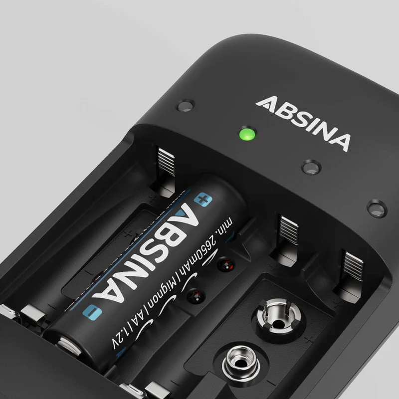Akkuladegerät X4 für AA, AAA und Blockakkus mit 9 V