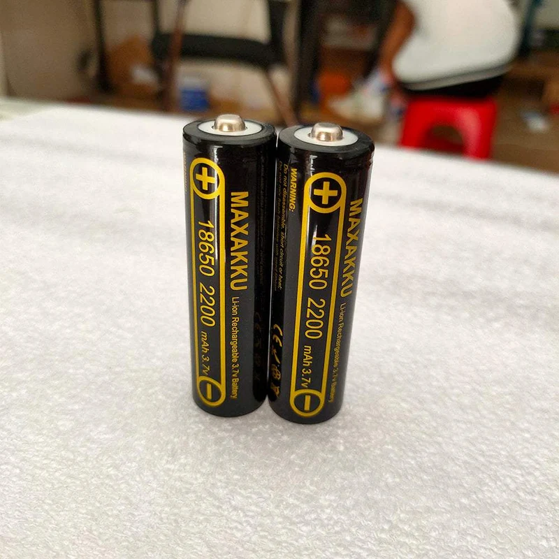 2pcs 18650 3.7V 2200mAh lithium batterie Button Top Für Taschenlampe Stirnlampe Mikrofone