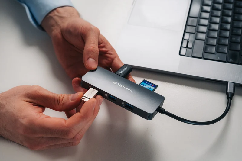 Verbatim Hub, Multiport, CMH-09, 3x USB 3.2-A, 2x USB 3.2-C HDMI 4K, RJ45, SD, microSD, USB 3.1-C Kabel, Retail