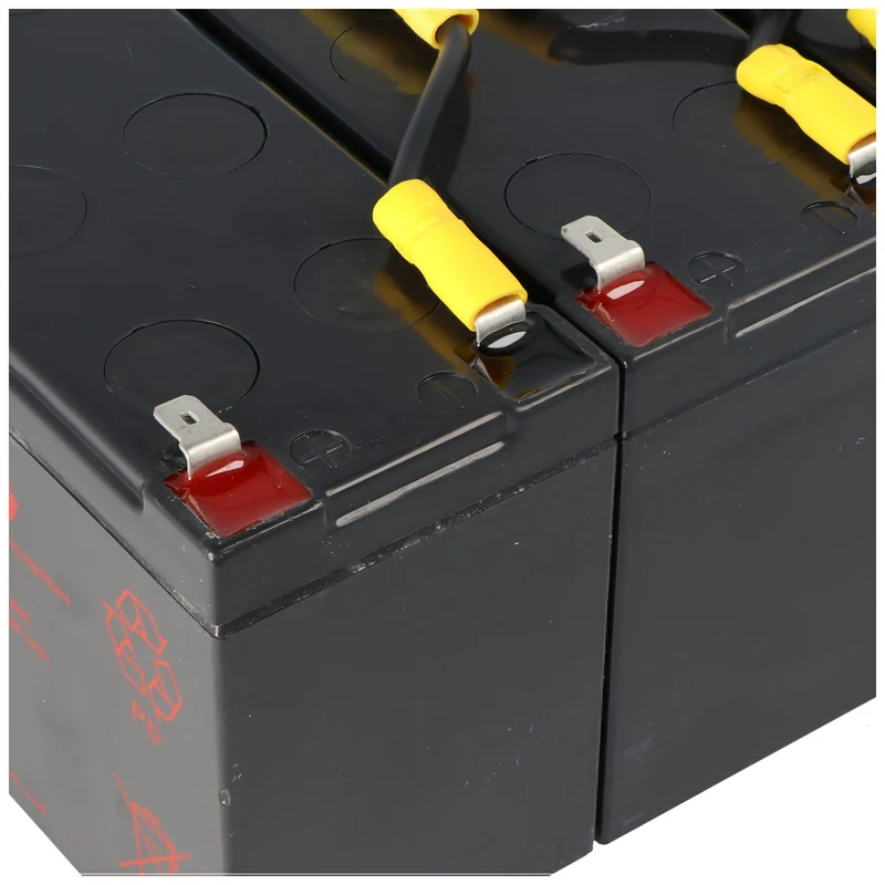 CSB Nachbauakku exakt passend für den APC-RBC8 Akku vormontiert mit Kabel und Stecker