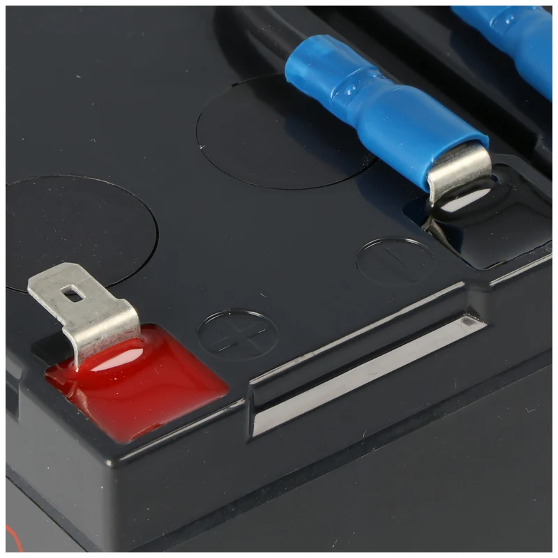 CSB Nachbauakku exakt passend für den APC-RBC5 Akku vormontiert mit Kabel und Stecker