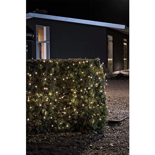 Konstsmide LED-Lichterkette außen 480 flg. warmw. schwarzes Kabel, batteriebetr. 3731-100