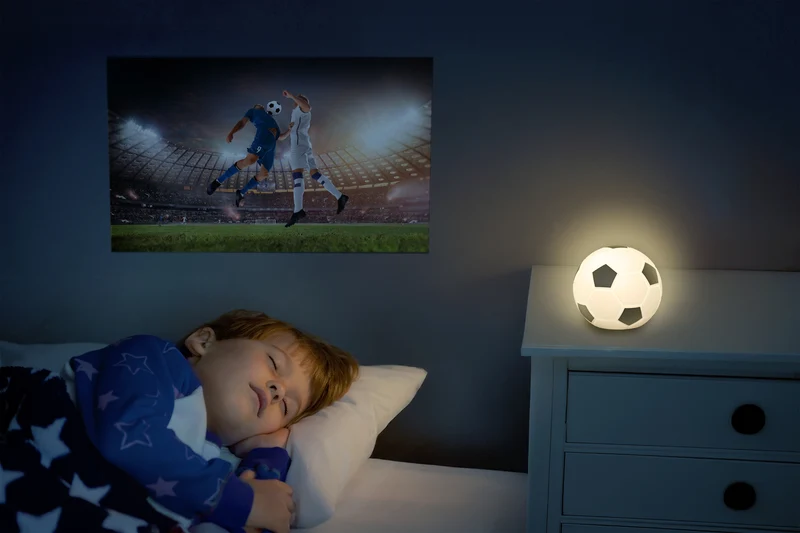 Ansmann LED Soccer Light 1800-0099, dimmbar, Farbwechsel, aufladbarer Akku, Mobil einsetzbares Silikonnachtlicht im Fußball-Design