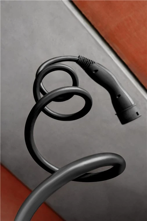 LAPP MOBILITY Selbstaufrollendes Ladekabel Typ 2, bis zu 22 kW, 7 m, schwarz - (5555934054) 32 A, 3-phasig, zum Laden von Hybrid- und Elektroautos mit Typ-2-Anschluss