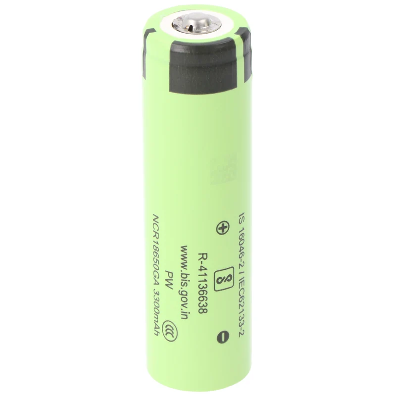 Ladegerät und 2 Stück Panasonic 18650 Li-ion Akku mit erhöhten Pluspol, ungeschützt, 66,7x18,3mm