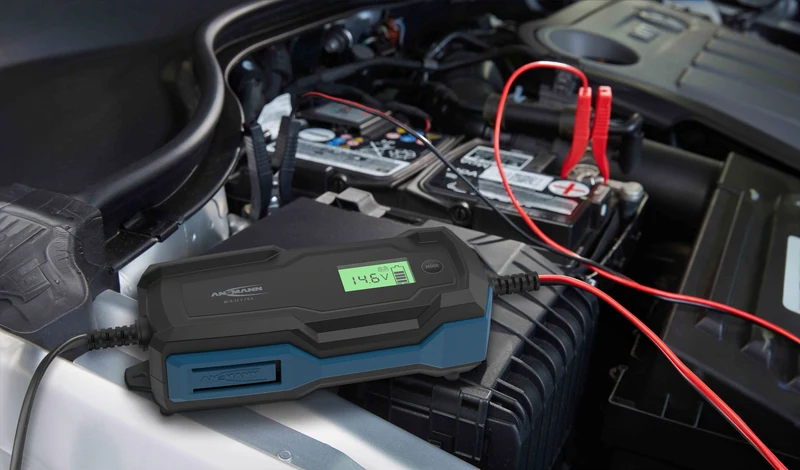 Ansmann BC 6-12V/4A 10-Stufen Kfz-Ladegerät für 6V und 12V Blei-Säure-, Blei-Gel- und Blei-Vlies-Batterien, sowie 12V LiFePO4 Batterien