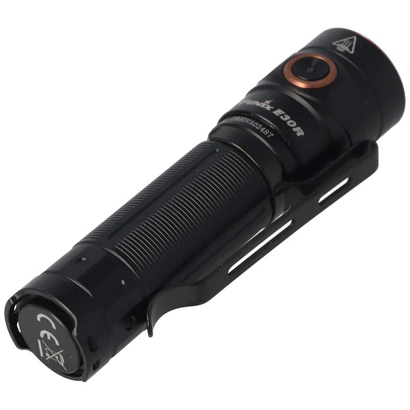Fenix E30R LED Taschenlampe mit bis zu 1600Lumen, inklusive 3500mAh Akku und Magnetladekabel