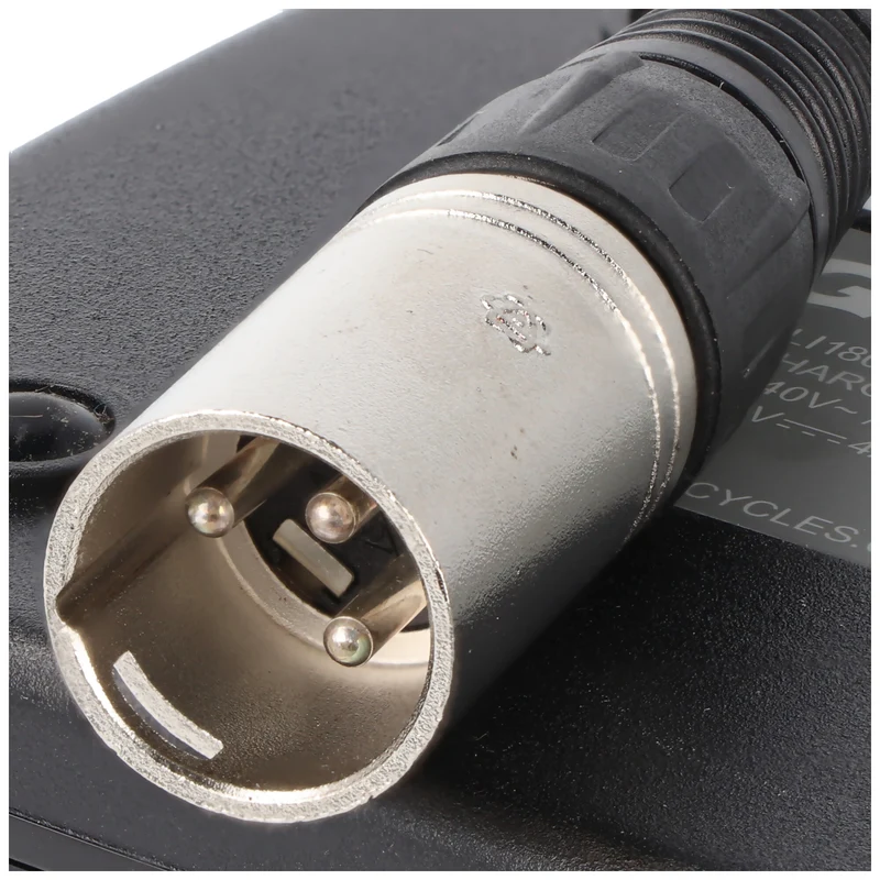 XLR 3polig GIANT Schnellladegerät 36V 4A XLR 3-polig / CAN-Bus 544M36V4AGLI180-10V 9gb1680202