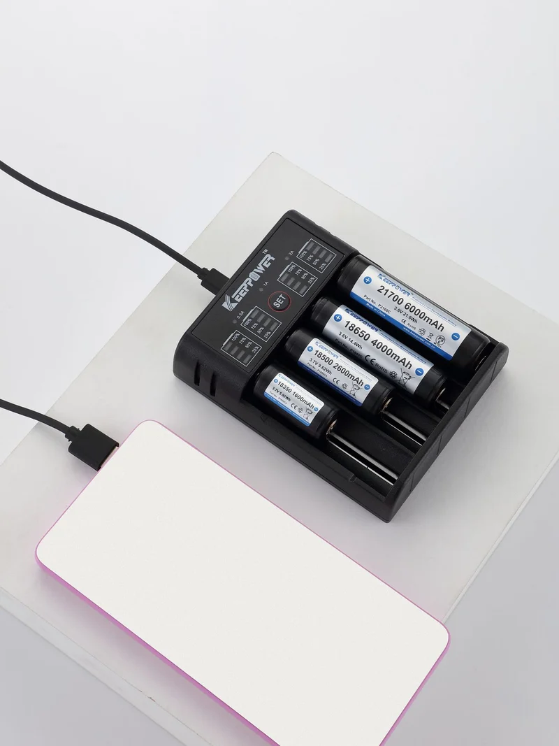 KeepPower K4 Ladegerät für Li-Ion und Ni-MH Akkus USB-C