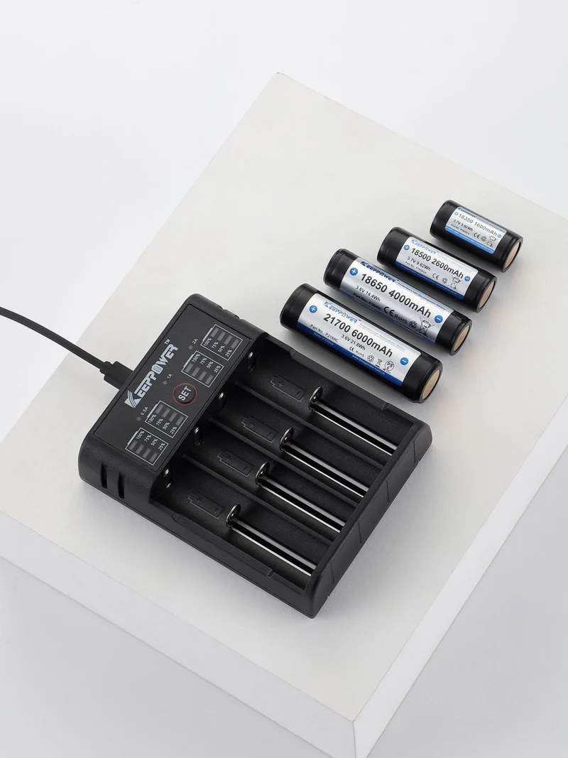 KeepPower K4 Ladegerät für Li-Ion und Ni-MH Akkus USB-C