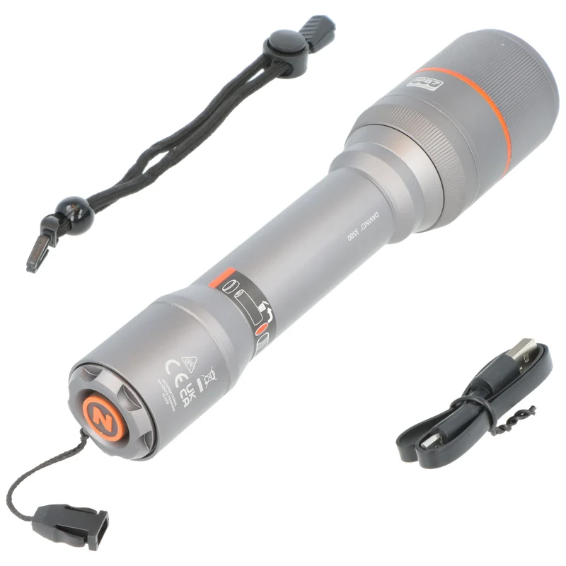 NEBO LED Taschenlampe Davinci 3500 mit bis zu 3.500 Lumen und 131 Meter, mit 21700 Li-Ion Akku