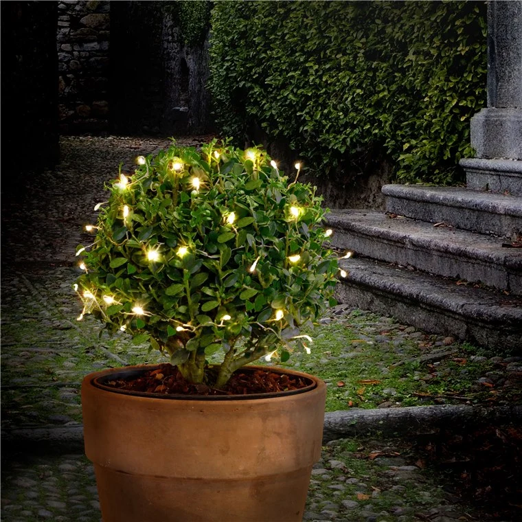 Goobay 50er LED-Silberdraht-Cluster-Lichterkette - mit 2 Leuchtmodi, warmweiß (3000 K), batteriebetrieben, für den Innen- und Außenbereich (IP44)