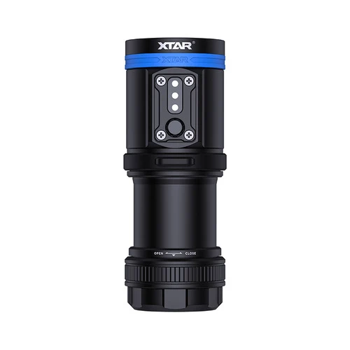 Xtar Taschenlampe D30-4000 SET mit Ladegerät und 4x 18650 Akku