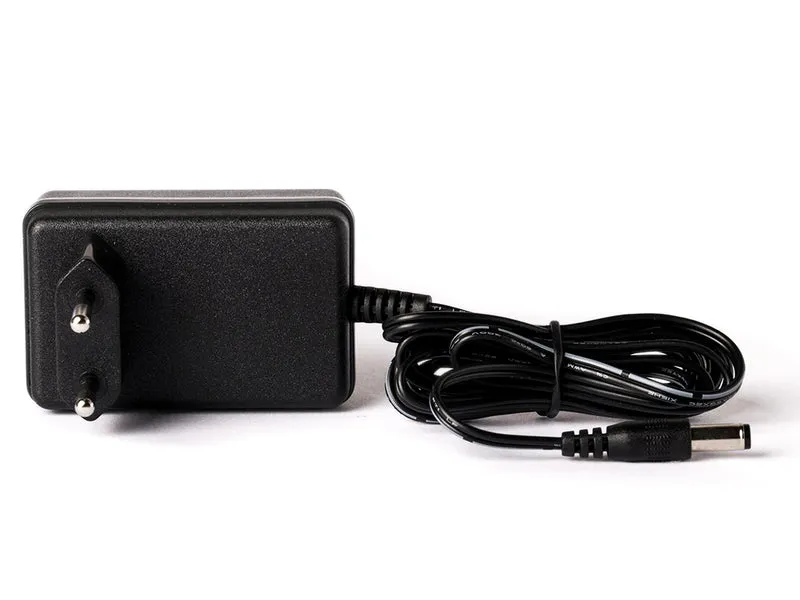 Fuyuang 10,8V-11,1V (12,6V) Li-Ion-Ladegerät 3S + DC-Plug (5,5mm-2,1mm)