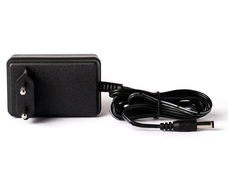 Fuyuang 14,4V-14,8V (17V) Li-Ion-Ladegerät 4S + DC-Plug (5,5mm-2,1mm)