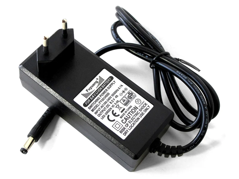 Fuyuang 7,2 - 7,4V (8,4V ± 0,05) 2S Li-Ion-Ladegerät + DC-Stecker