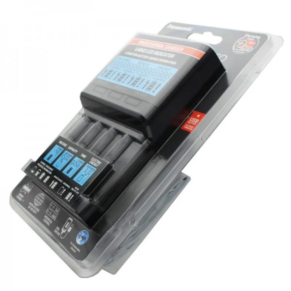 Panasonic eneloop Ladegerät BQ-CC65 inkl. LCD-Display, 4 eneloop Pro AAA Micro, AccuCell Box Blue