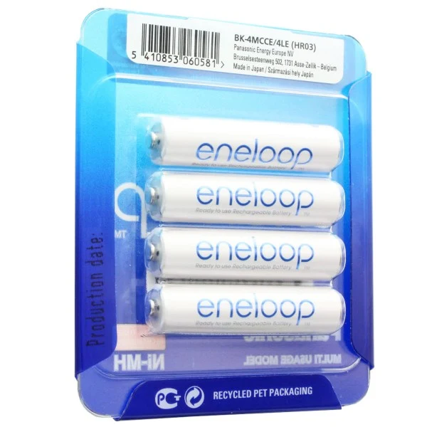 Panasonic eneloop Standard HR-3UTGA-4BP-CASE 8x Mignon AA Akkus und 1 AccuCell LCD-Ladegerät