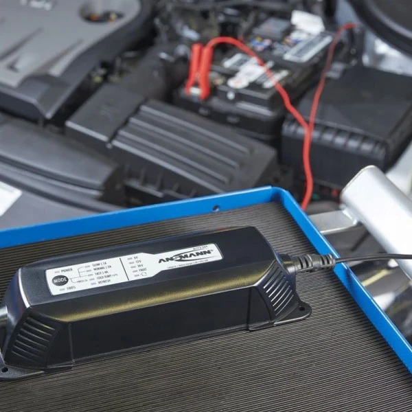 Ansmann Universal Ladegerät für 6V, 12V und 24V Blei-Säure-, Blei-Gel- und Blei-Vlies-Akkus ab 4,5Ah Kapazität