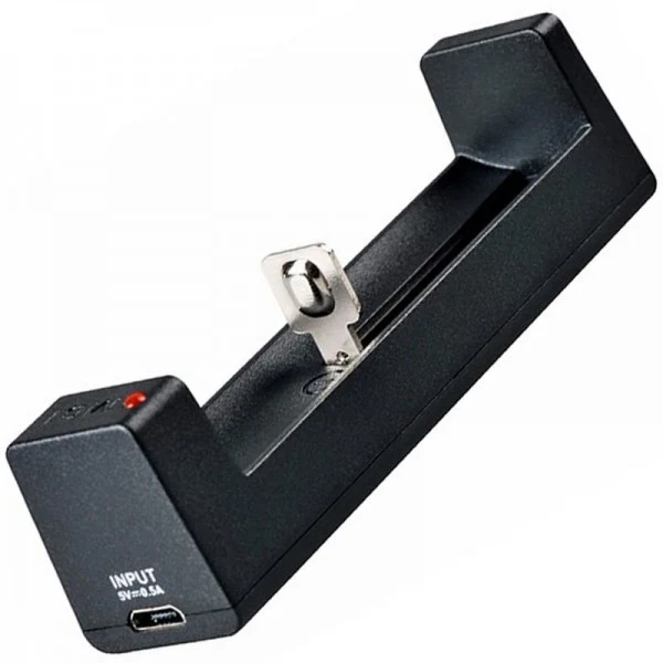 AccuCell 18650 3,7V 3500mAh Li-Ion Akku und 1-Schacht USB-Schnellladegerät