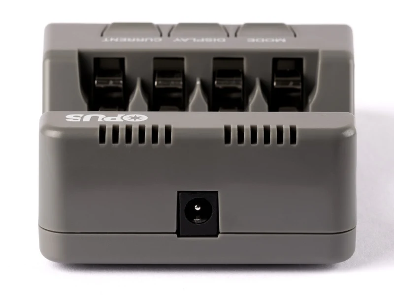 Opus BT-C700 intelligentes Ladegerät für AA/AAA, NIMH, NiCd Akkus
