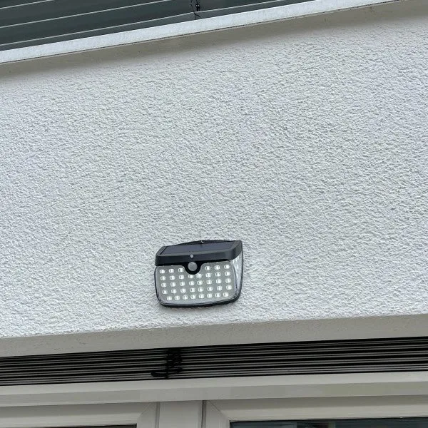 AccuCell Wandlicht LED Solar Sicherheitslicht inkl. 18650 Li-ion Akku mit Solarpanel