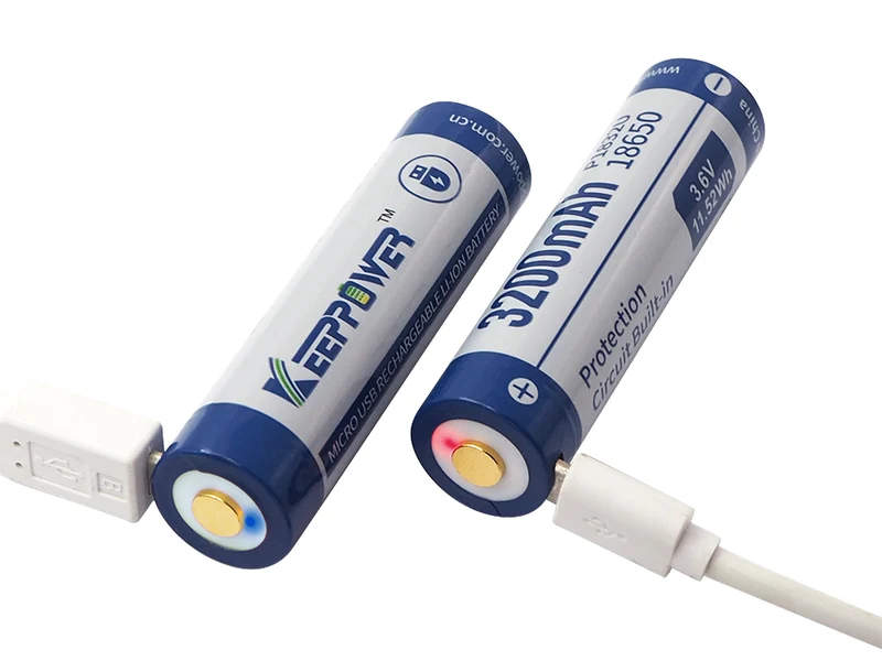 Keeppower 18650 - 3200mAh, Li-Ionen 3,7V - 3,6V - PCB geschützt mit USB Lademöglichkeit P1832U